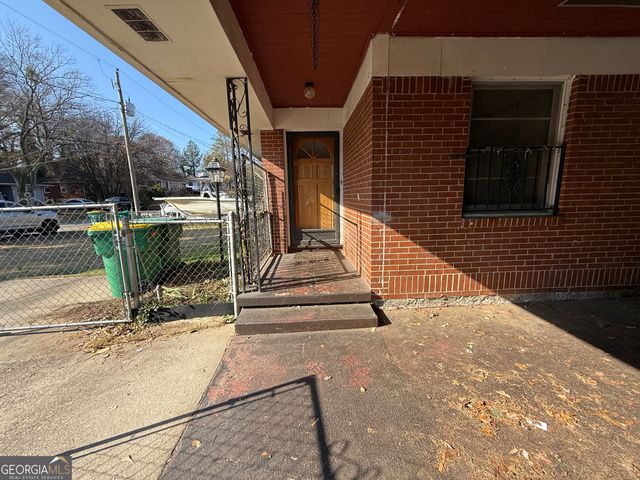 864 Springvalley Dr, Forest Park, GA 30297