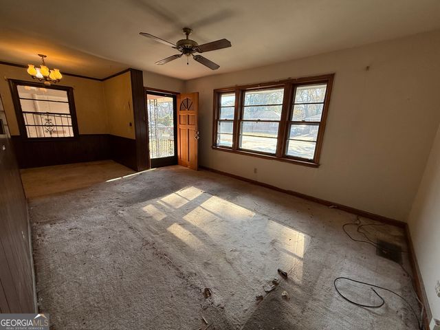 864 Springvalley Dr, Forest Park, GA 30297