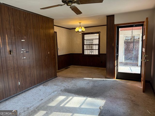 864 Springvalley Dr, Forest Park, GA 30297