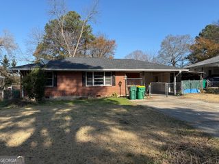 864 Springvalley Dr, Forest Park, GA 30297