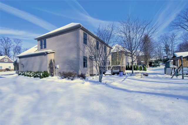 4385 STONE CREEK Drive, Erie, PA 16506