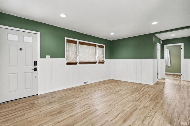 2220 Solomon Avenue, South Bend, IN 46615