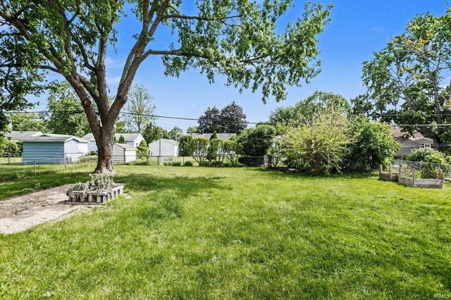 2220 Solomon Avenue, South Bend, IN 46615