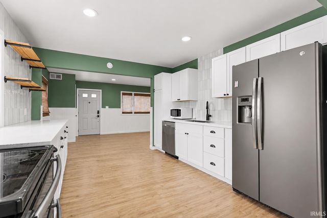 2220 Solomon Avenue, South Bend, IN 46615