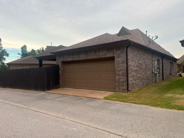 1977 ROCHELLE LN, Cordova, TN 38016