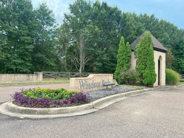 1977 ROCHELLE LN, Cordova, TN 38016