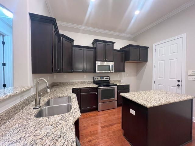 1977 ROCHELLE LN, Cordova, TN 38016