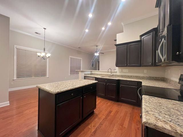 1977 ROCHELLE LN, Cordova, TN 38016