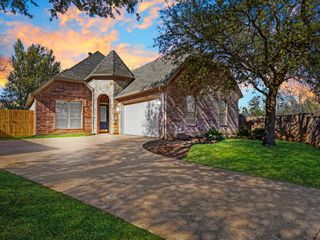2018 Kodiak Court, Arlington, TX 76013