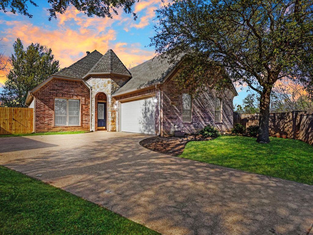 2018 Kodiak Court, Arlington, TX 76013
