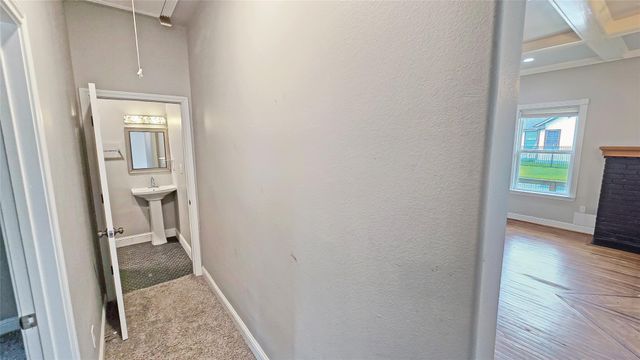 402 Hunt Street, Houston, TX 77003