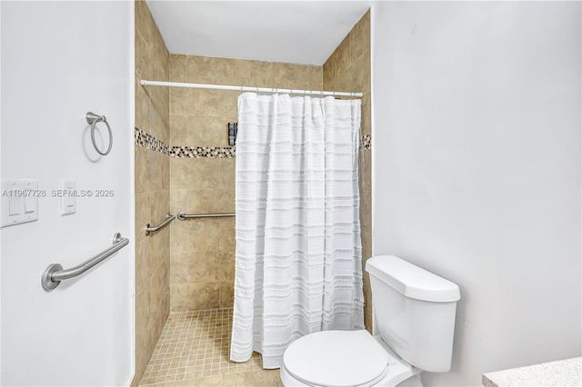 3211 Calle Largo Dr, Hollywood, FL 33021