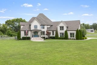 825A Douglas Bend Rd, Gallatin, TN 37066