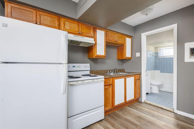 19625 Conant Unit: 22, Detroit, MI 48234