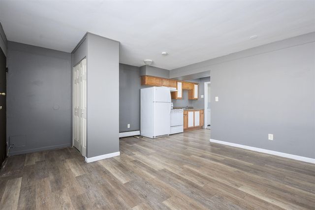 19625 Conant Unit: 22, Detroit, MI 48234