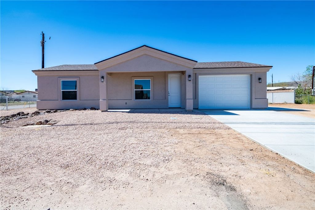 3205 N Fairfax Street, Kingman, AZ 86409