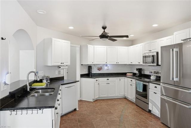 3240 Fayette DR, Virginia Beach, VA 23456