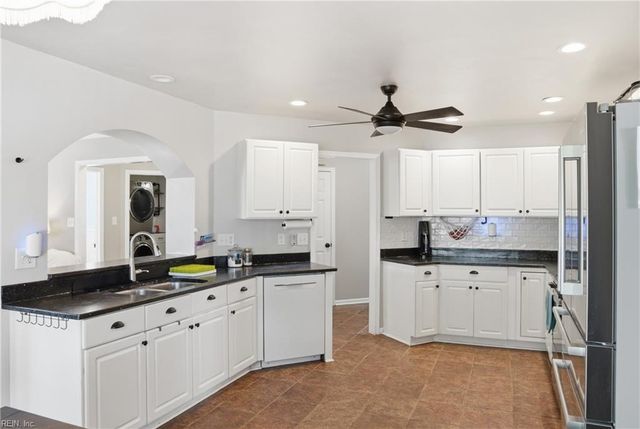 3240 Fayette DR, Virginia Beach, VA 23456