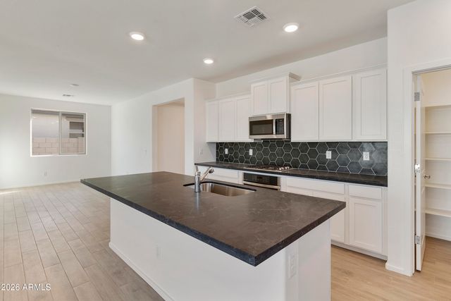 5017 W STRAY HORSE Lane, Laveen, AZ 85339