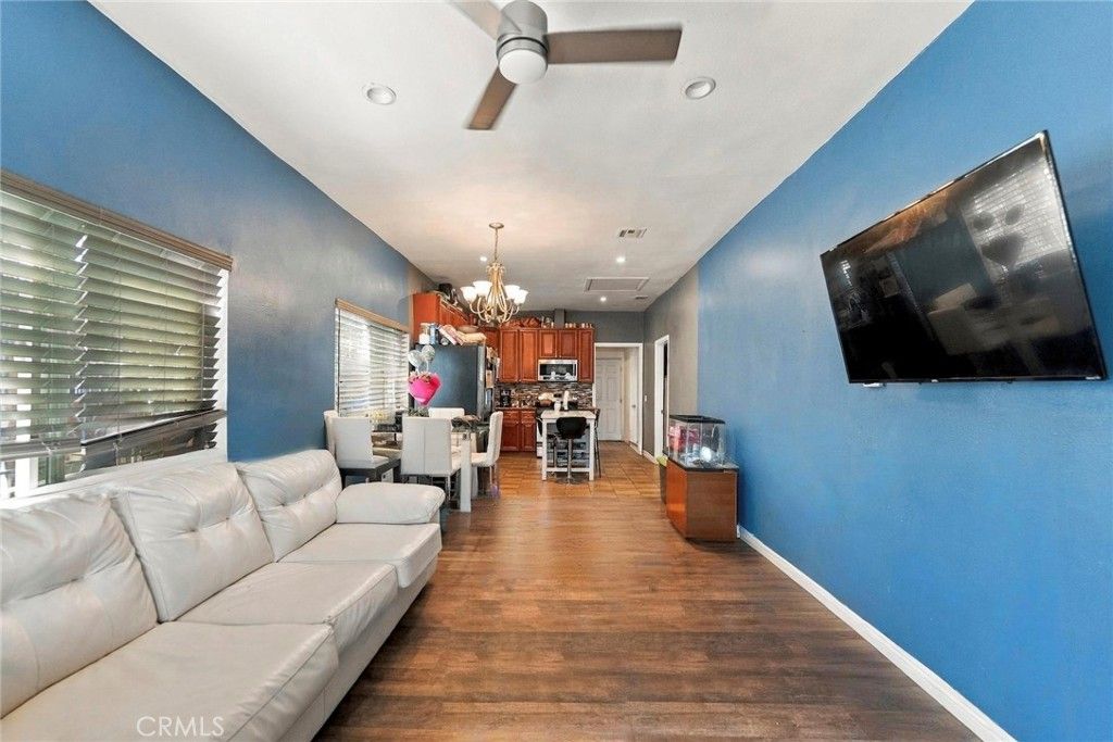 1345 W 89th, Los Angeles, CA 90044 — photo 5