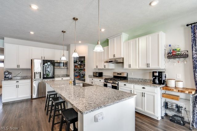 8325 Bedaos Drive, Mentor, OH 44060