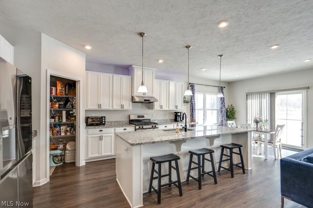 8325 Bedaos Drive, Mentor, OH 44060