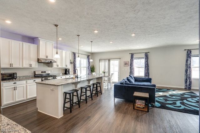 8325 Bedaos Drive, Mentor, OH 44060