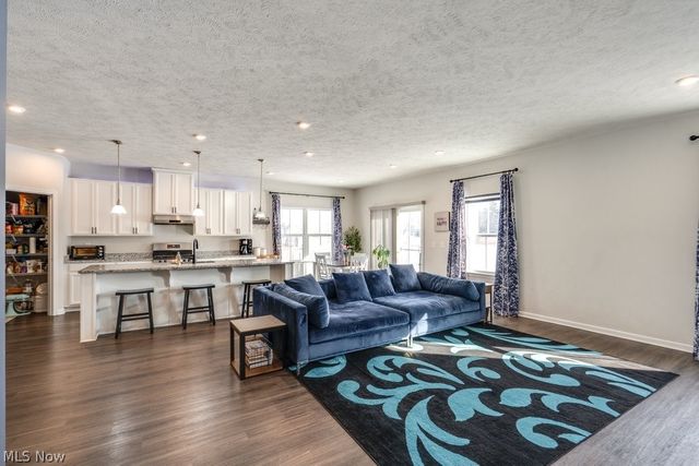 8325 Bedaos Drive, Mentor, OH 44060