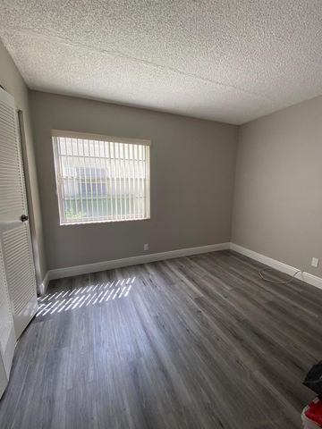 3225 N University Drive, Coral Springs, FL 33071
