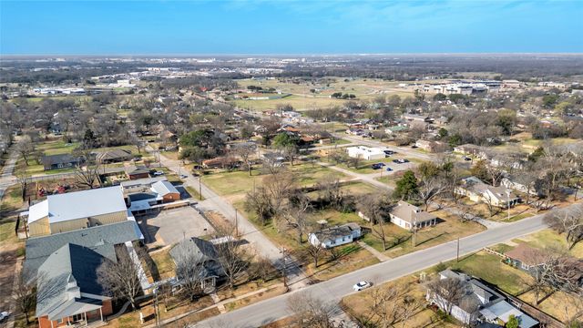 901 Johnson Street, Terrell, TX 75160