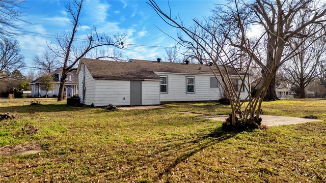 901 Johnson Street, Terrell, TX 75160