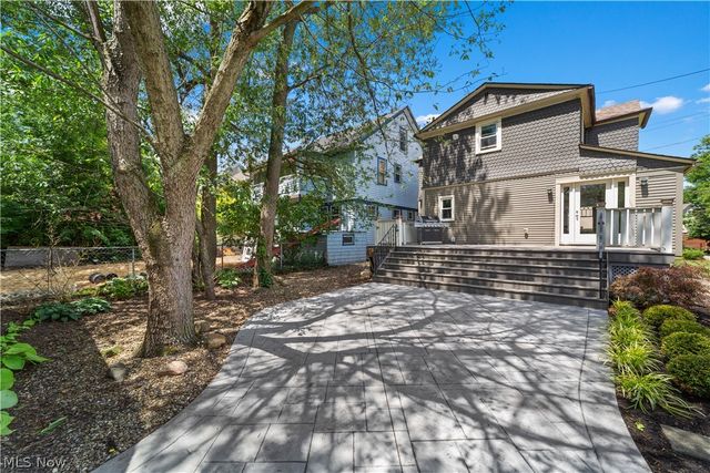 1339 Edanola Avenue, Lakewood, OH 44107