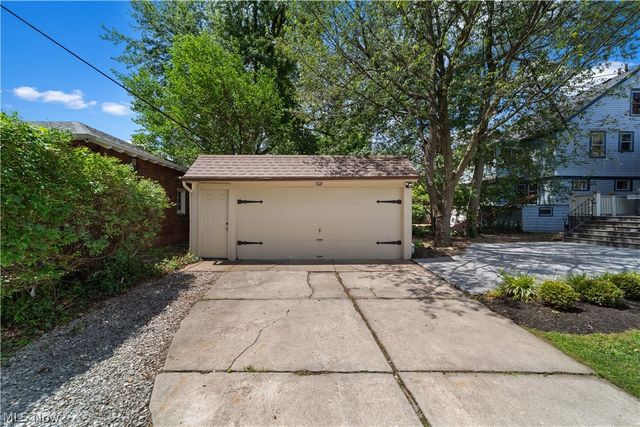 1339 Edanola Avenue, Lakewood, OH 44107