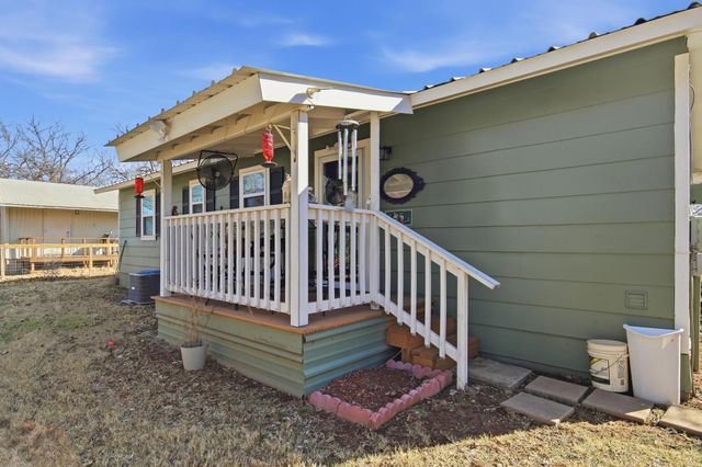 126 4th Street, Tuscola, TX 79562