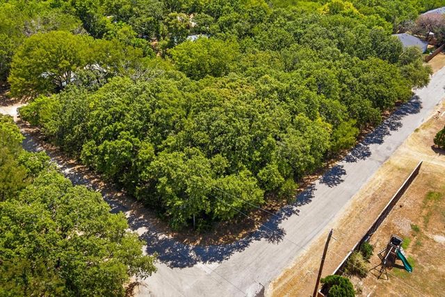 2817 & 2819 Sycamore Court, Granbury, TX 76048