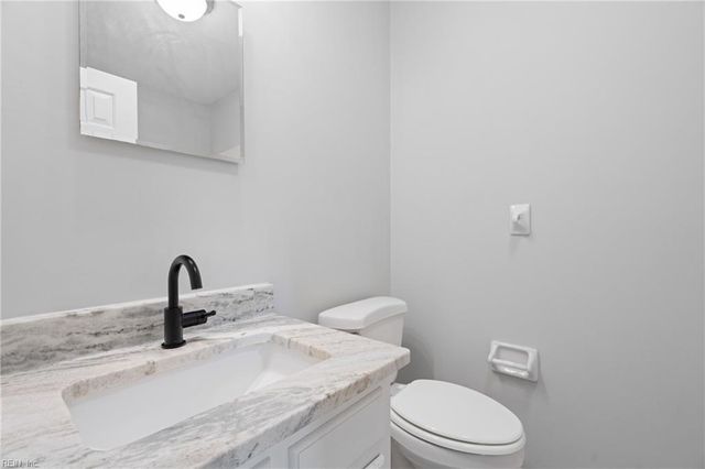 1262 Mill Lake QTR, Chesapeake, VA 23320