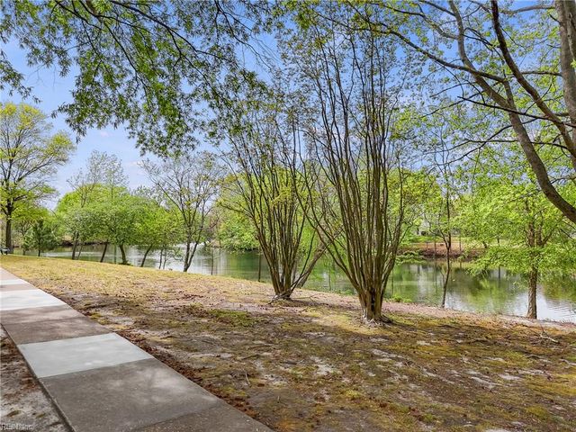 1262 Mill Lake QTR, Chesapeake, VA 23320