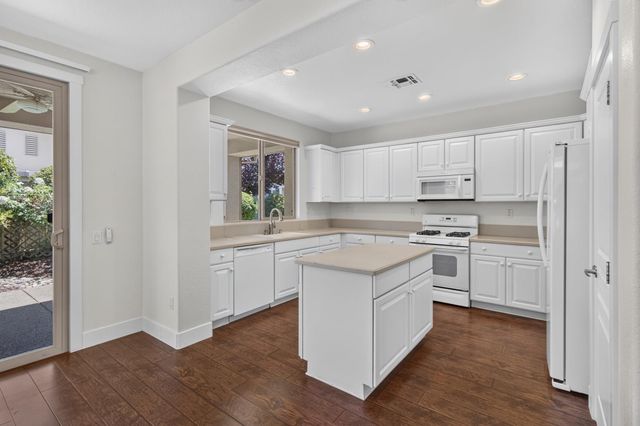 731 Violet Ln, Lincoln, CA 95648
