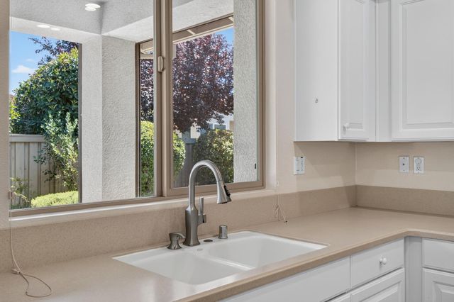 731 Violet Ln, Lincoln, CA 95648