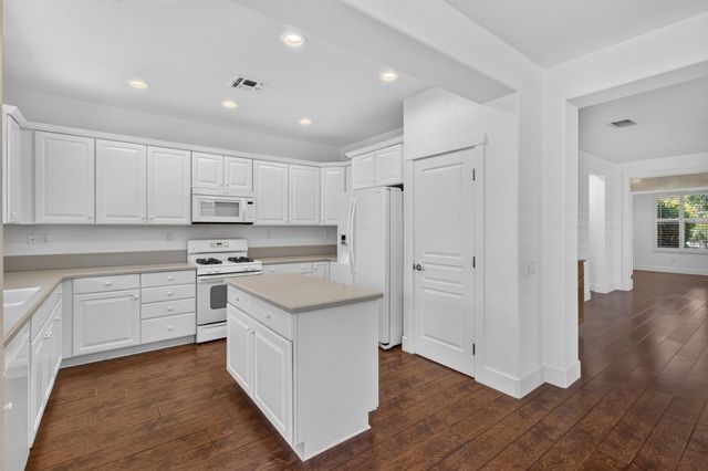 731 Violet Ln, Lincoln, CA 95648