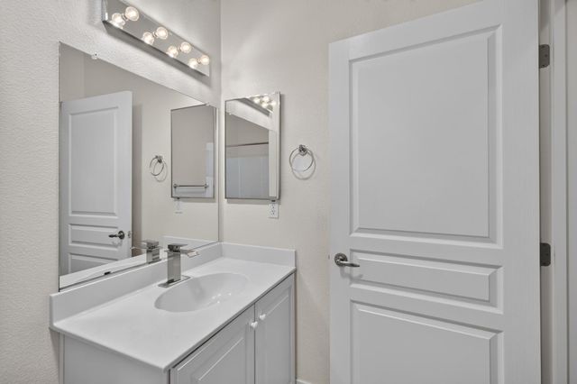 731 Violet Ln, Lincoln, CA 95648