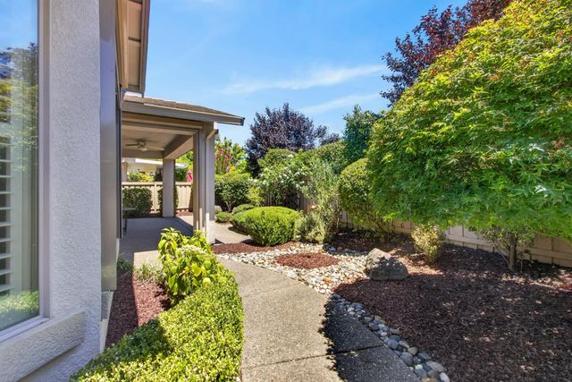 731 Violet Ln, Lincoln, CA 95648