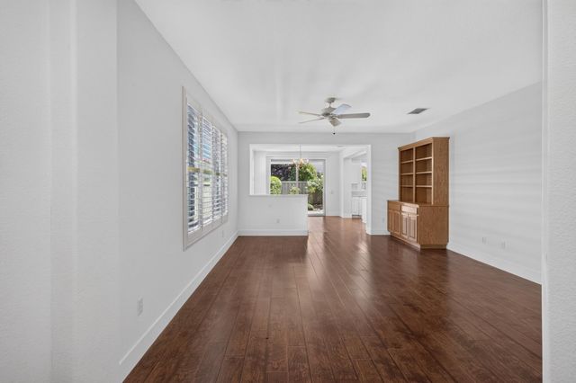 731 Violet Ln, Lincoln, CA 95648