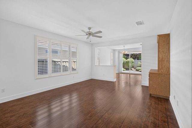 731 Violet Ln, Lincoln, CA 95648