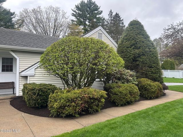 3 Saint Andrews Drive, Queensbury, NY 12804