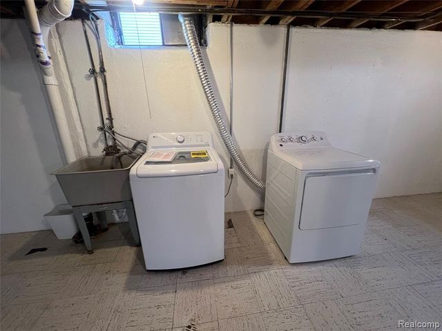 2043 Ellwood Avenue, Berkley, MI 48072