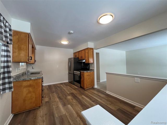 2043 Ellwood Avenue, Berkley, MI 48072