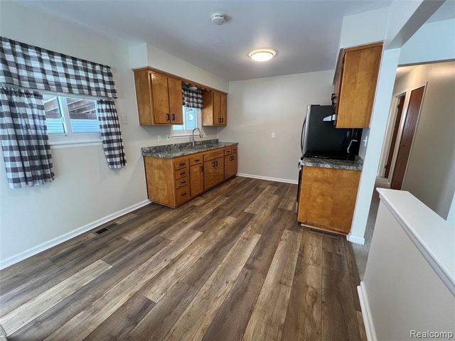 2043 Ellwood Avenue, Berkley, MI 48072