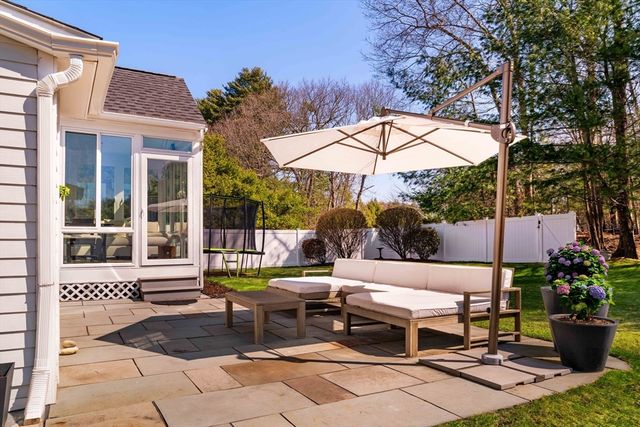 12 Sawmill Rd, Walpole, MA 02081