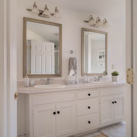 12 Sawmill Rd, Walpole, MA 02081